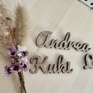 Marca sitios de madera e imán, con tipografía a elegir